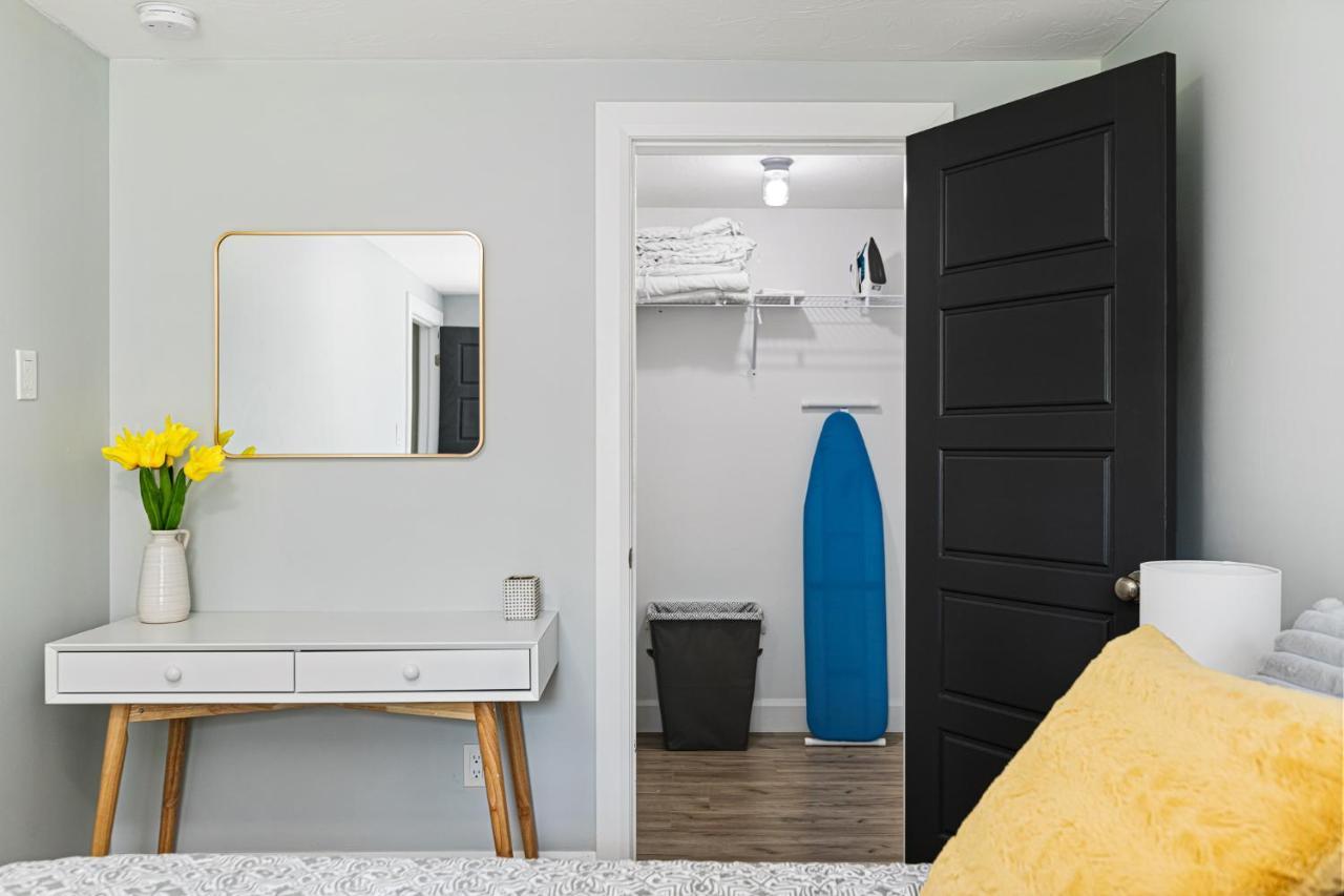 One Bedroom Apartment Moncton North ! Ngoại thất bức ảnh