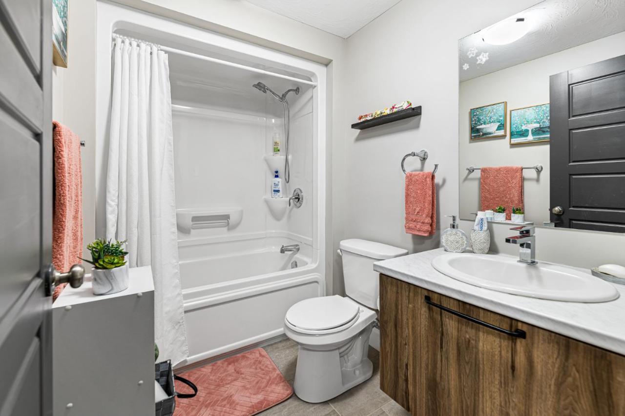 One Bedroom Apartment Moncton North ! Ngoại thất bức ảnh