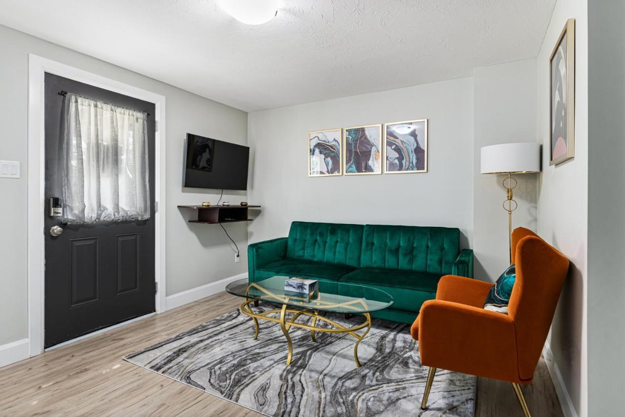 One Bedroom Apartment Moncton North ! Ngoại thất bức ảnh